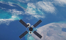 轨道机器人可以帮助修复太空中的卫星并为其提供燃料