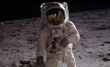 Redditor解开标志性的阿波罗11号图像首次展示巴兹奥尔德林的视角